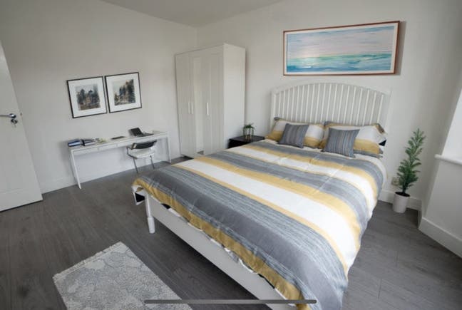 A Double Bedroom to rent in, Chaucer Road, TW4   Main Photo