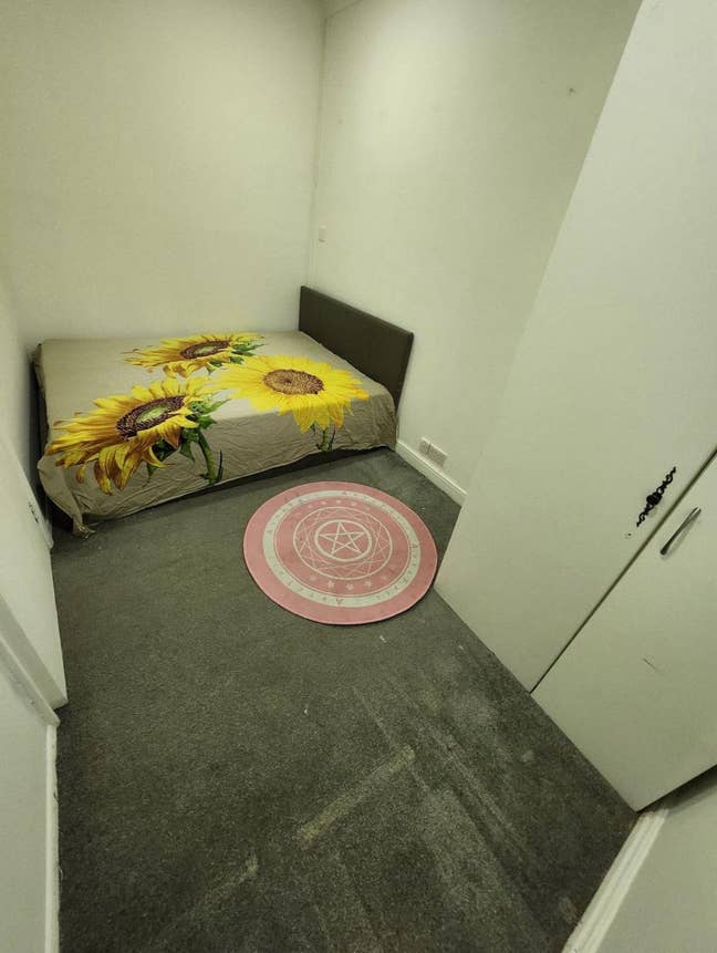 Modern 2 Bed Flat In Startford Main Photo