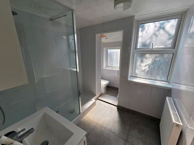 Comfy Large Double Student House  Main Photo
