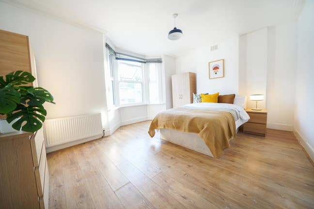Bright Large Double Room in 6Bed House *Tooting Main Photo