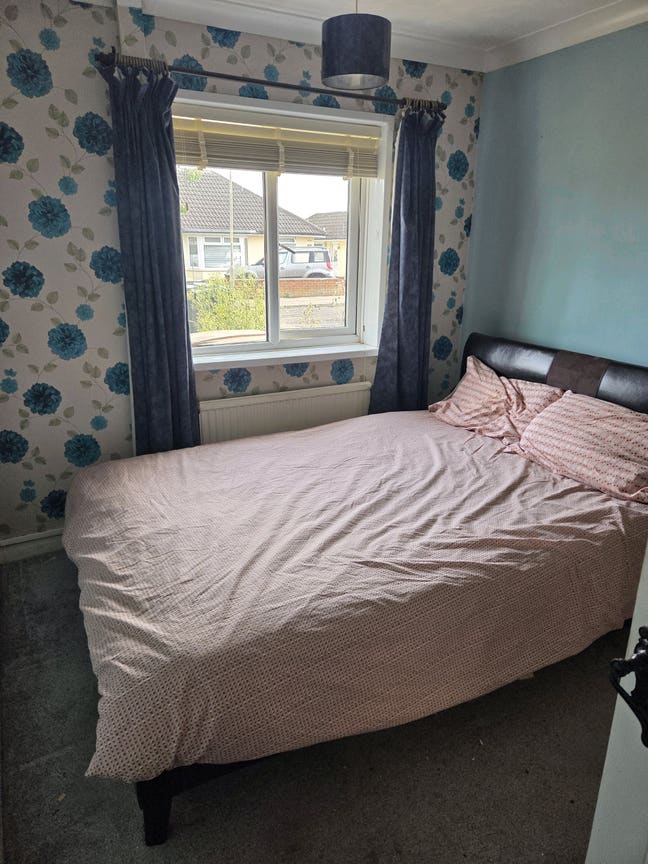 Room in kennington  Main Photo