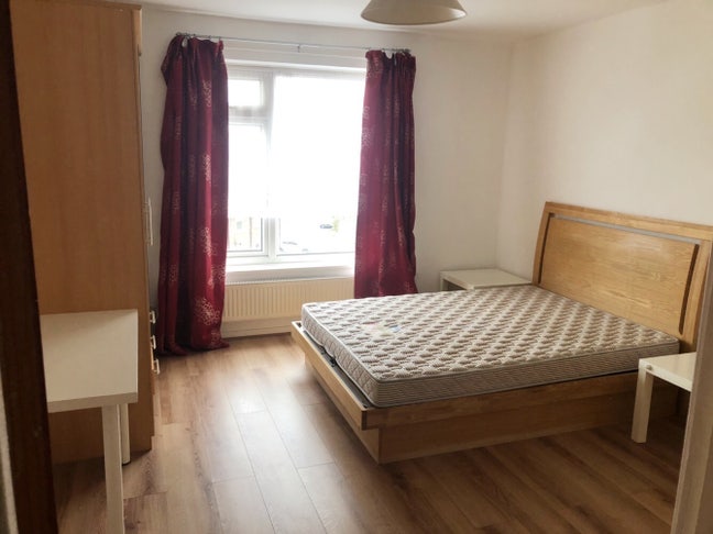 Sunny double bedroom in Greenwich Woolwich area Main Photo