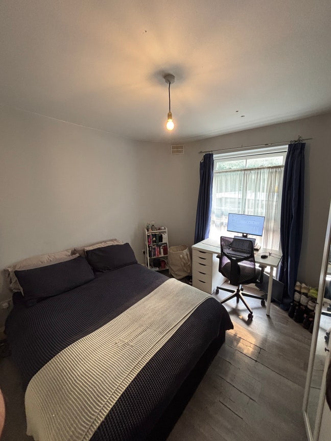 Brixton - Large Room With Huge Balcony For Rent Main Photo