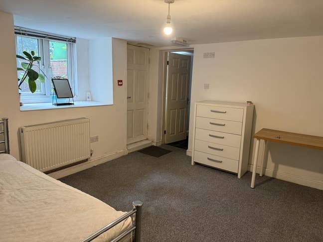 DIdsbury En-suite houseshare Main Photo