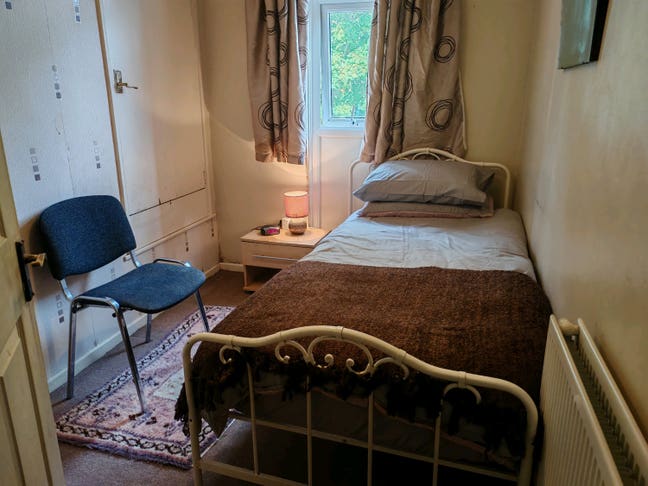 Single Room To Rent Main Photo