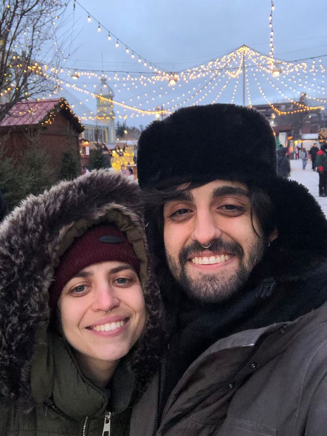 Couple looking for home Main Photo