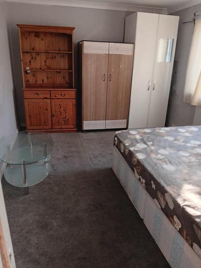 2 Master & Single rooms  to  let-  Hounslow  TW3   Main Photo