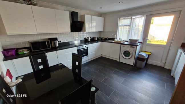  Room  For Let Hemel Hempstead  Main Photo