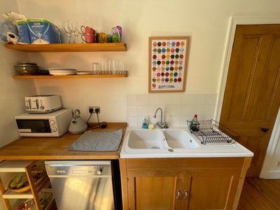 Mon-Fri. Single room in beautiful Bruntsfield flat Main Photo