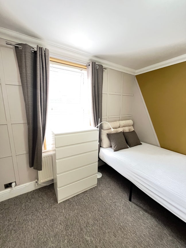 Fully furnished En-Suite- all bills included  Main Photo