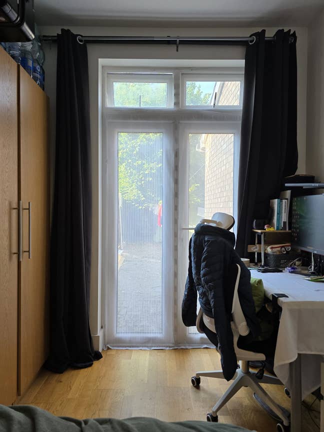 Lovely dble/ very light/ professional houseshare Main Photo