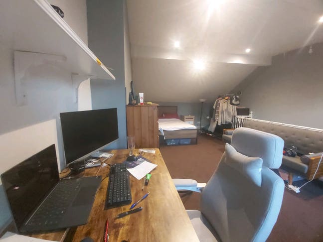 SUPER BIG room, Bills and cleaner included Main Photo