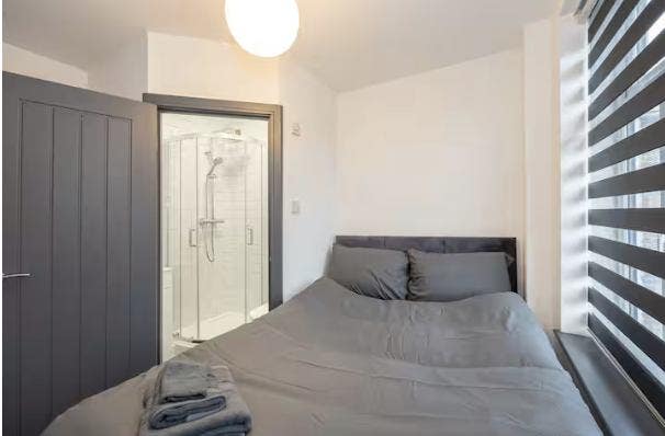 2 Bed Home in Denton with Parking Main Photo