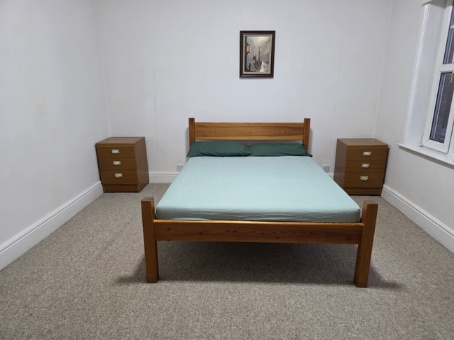 Double Room Rent in Crawley  Main Photo