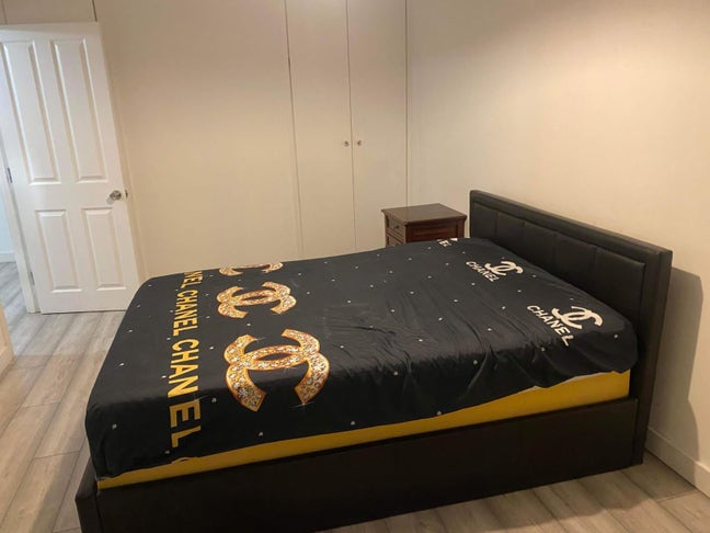 Large double Room fully furnished Main Photo