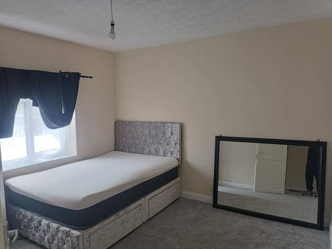  LARGE ROOMS, Main Photo