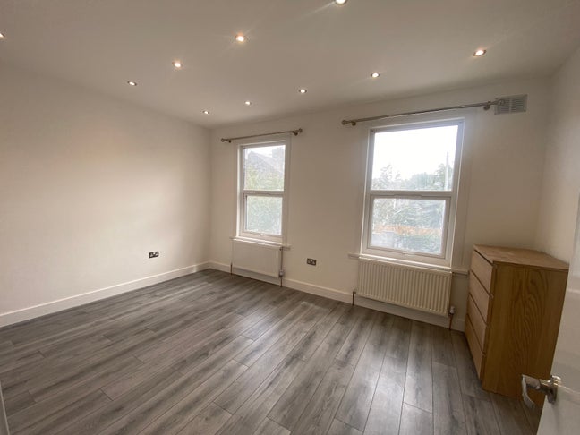 7 Rooms to Rent in Brand New House in Plaistow Main Photo