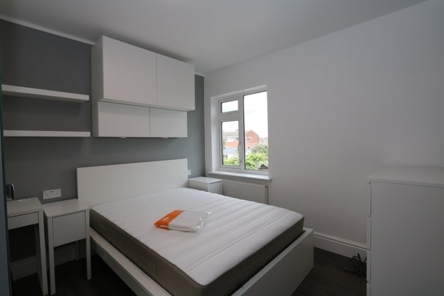 Large Room-Bills included-Binley-CV3 Main Photo