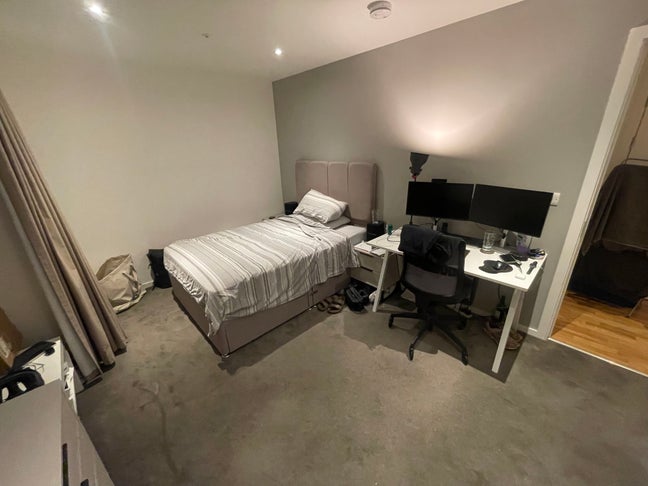 Double bedroom in East Village Main Photo