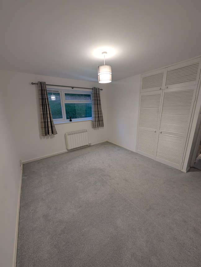 Lovely Double Bedroom in Modern flat Main Photo