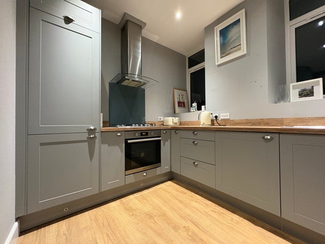 Double Room Available – Tenement Flat, Broomhill Main Photo