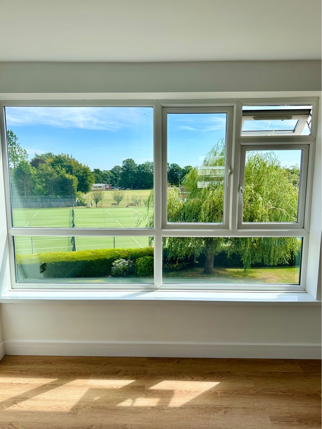 Stunning 2 bed flat Solihull town centre Main Photo