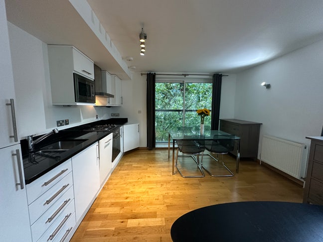 Room in tower hill to rent  Main Photo