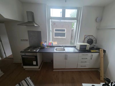 Ground floor self contained flat Main Photo