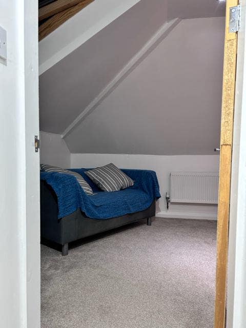 3 Room Flat / share near Gloucester Road Main Photo