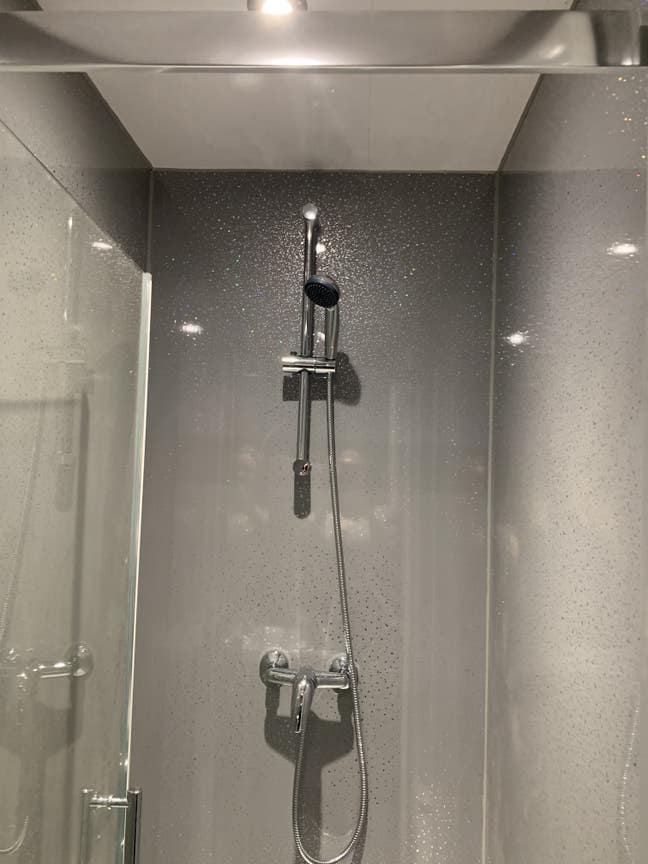 Fully Furnished En-Suite Double Bedroom Main Photo