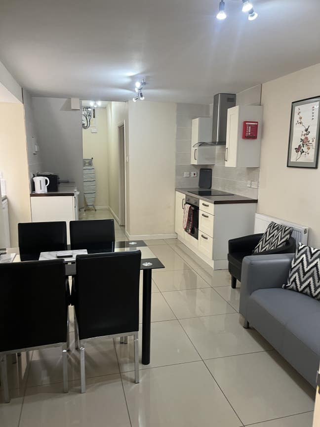 Caerphilly Centre Apartment Main Photo