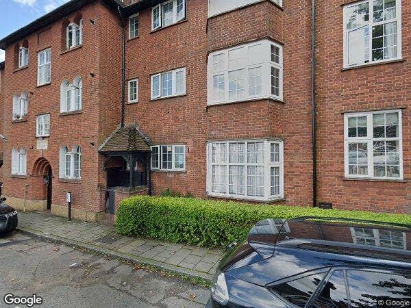 2 Bedrooms Available in Beautiful Highate Flat Main Photo