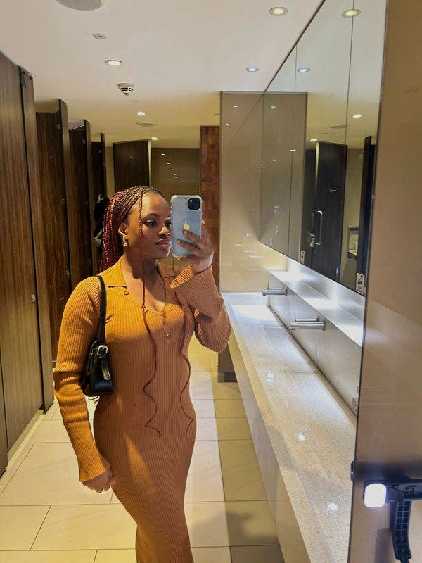 Professional Female seeks a single or double room Main Photo