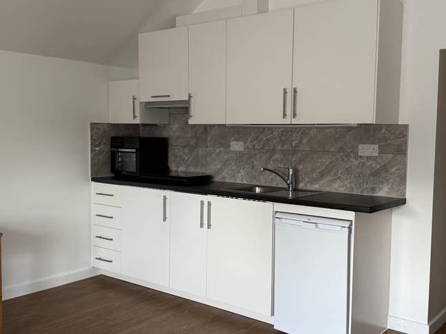 Studio- ALL Bills -Single Occupancy Only Main Photo