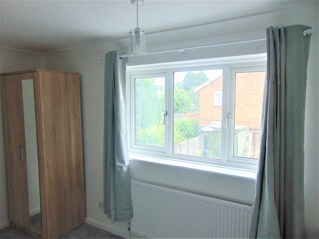 Double rooms in Hawkins Road, Tilgate Main Photo