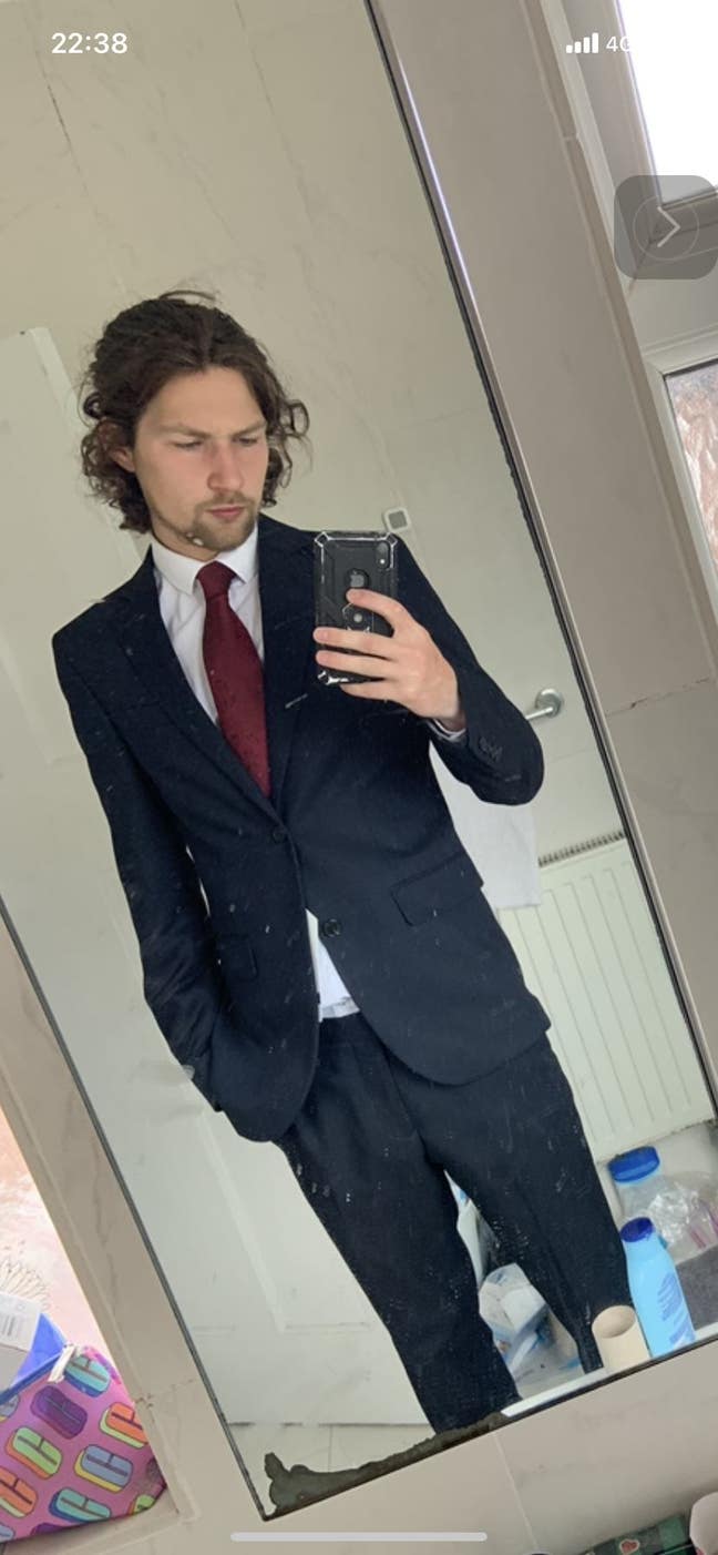 I am a professional male aged 21. I am lookin... Main Photo
