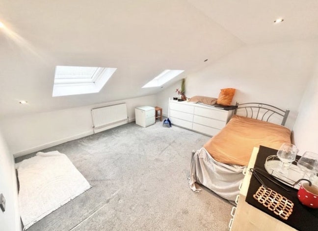 3 Lovely Rooms - 5min to St & Local Shops ! Main Photo