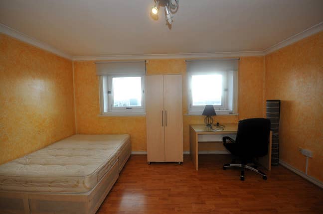 2 Spacious Rooms Available in Mornington Crescent! Main Photo