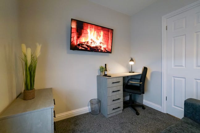 Two Spacious Ensuite Room's Closer to Town Centre Main Photo