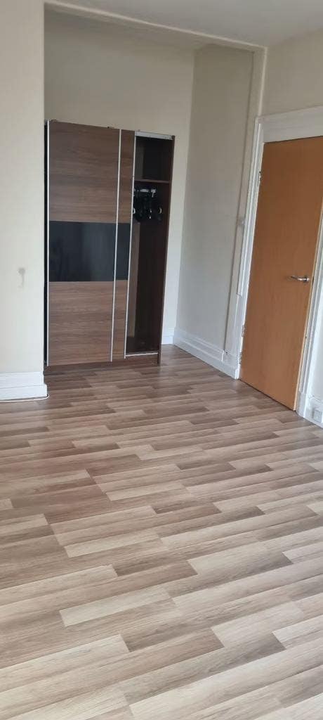One-Bedroom Flat Available – G40 2QN Main Photo