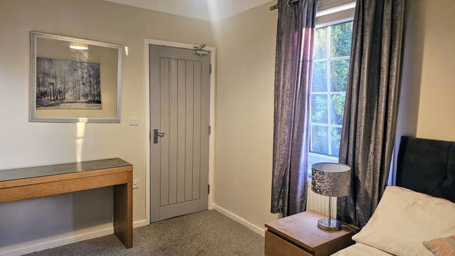 One Double Room located in Lane End Main Photo