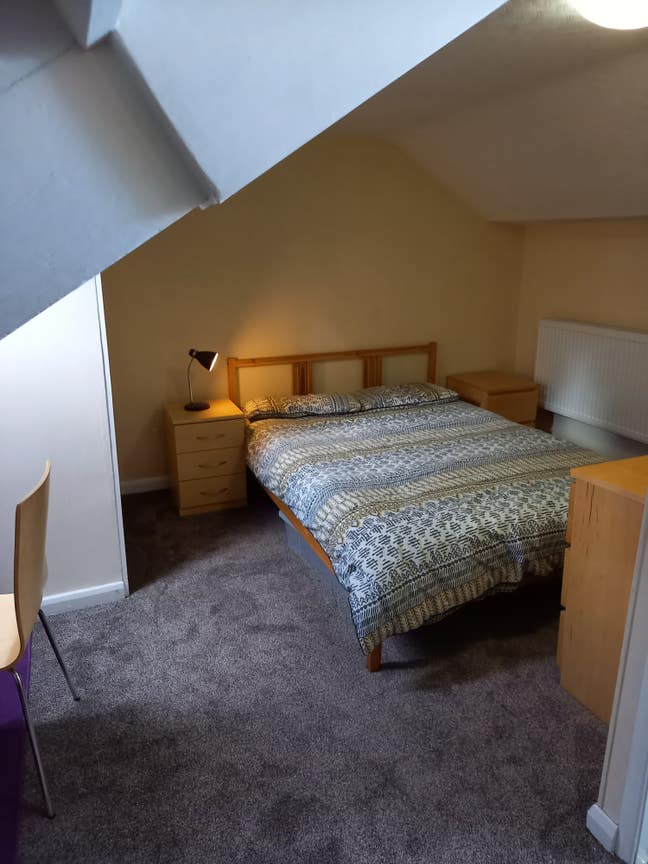Riverside View Double Room - No Deposit Main Photo