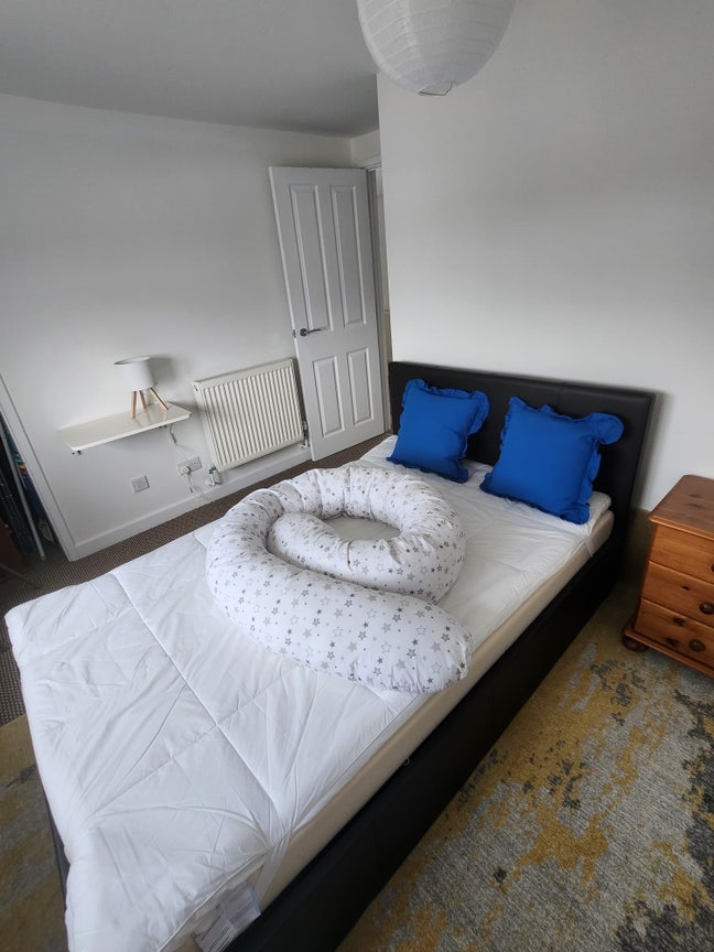 Single room in two bedroom flat Main Photo