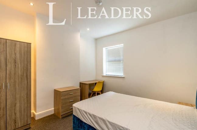 - No Deposit Option Available – Room to Rent - Main Photo