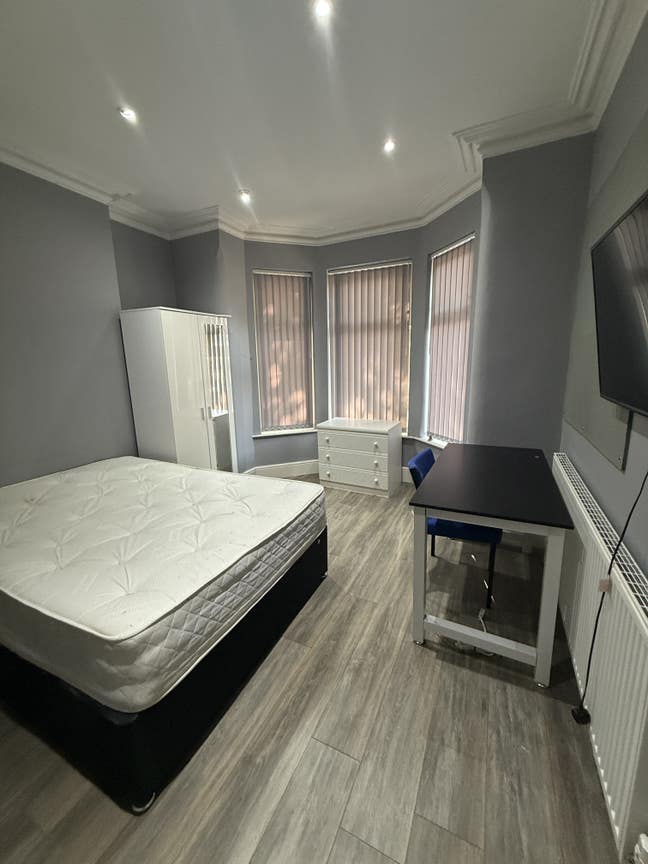 4 rooms remaining: Albert Grove (Student)  Main Photo