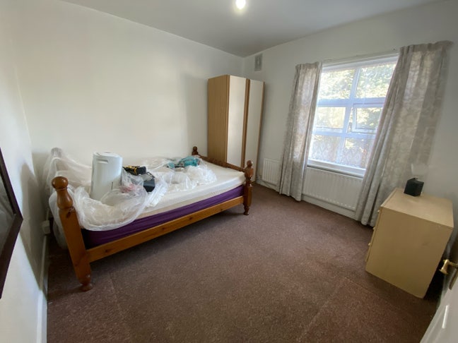 New 2 Bed Flat Next To Hounslow Station Main Photo