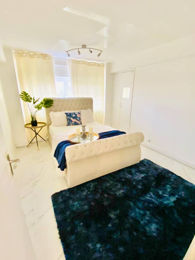 Huge double room available with amazing views Main Photo