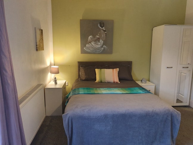 Beautiful Double En Suite Room all bills included Main Photo