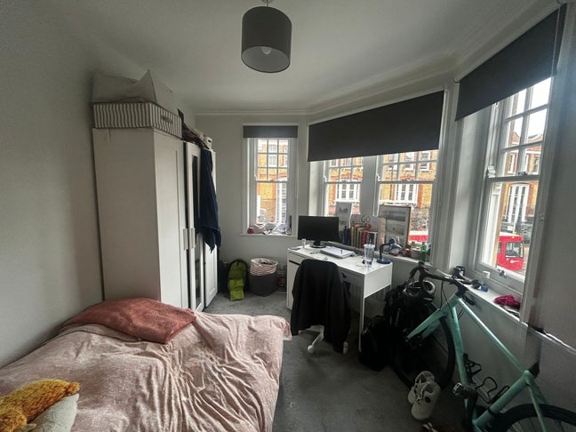 Spacious Double with amazing light  Main Photo