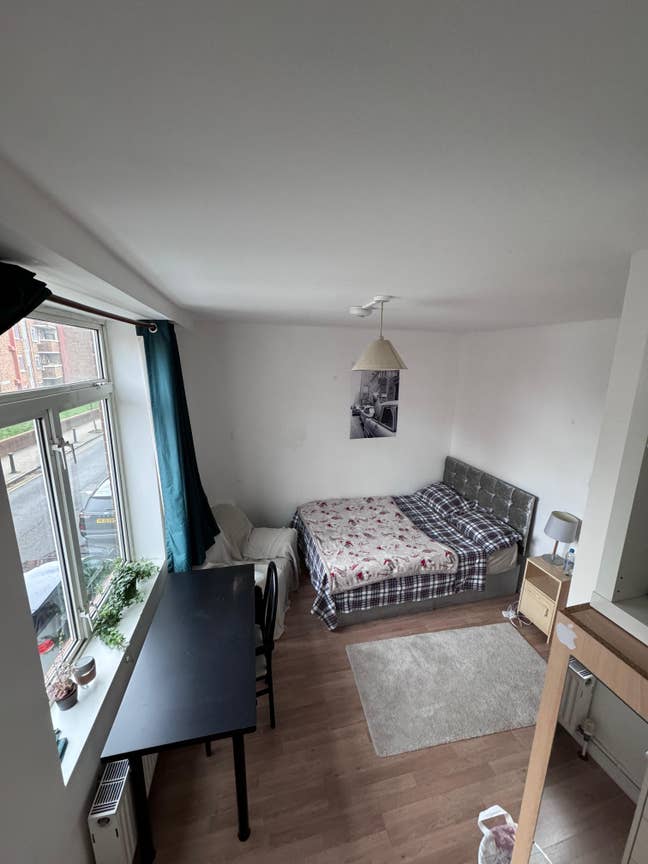 Last Room in Our Flat - Join a Calm House 🔥 Main Photo